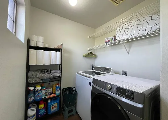 Holiday home Gorgeous Abode 3 Bedrooms Hide-out In *