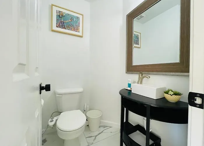 Holiday home Gorgeous Abode 3 Bedrooms Hide-out In *